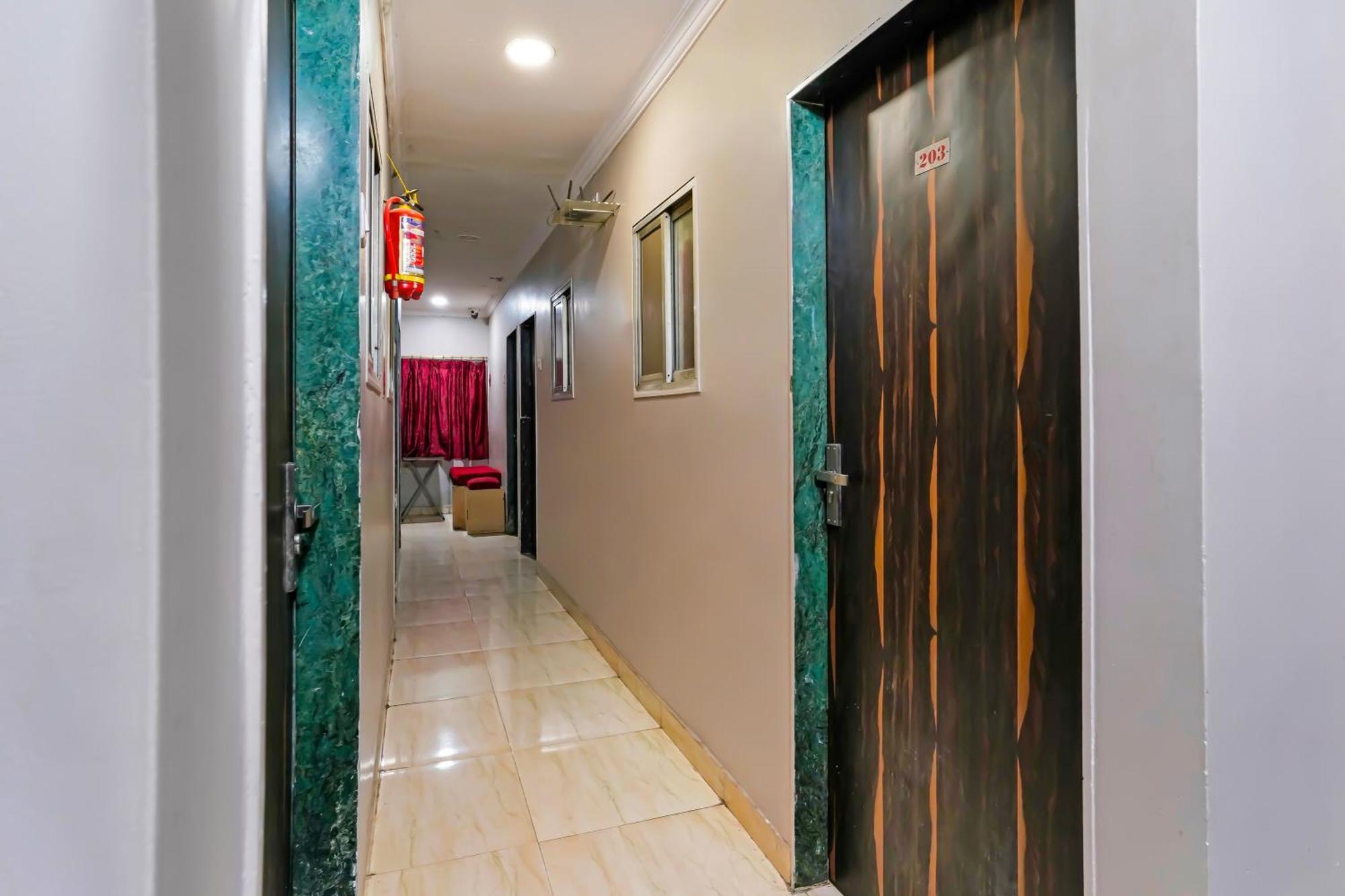 Super Hotel O Homestay Andheri East Mumbai Exterior foto